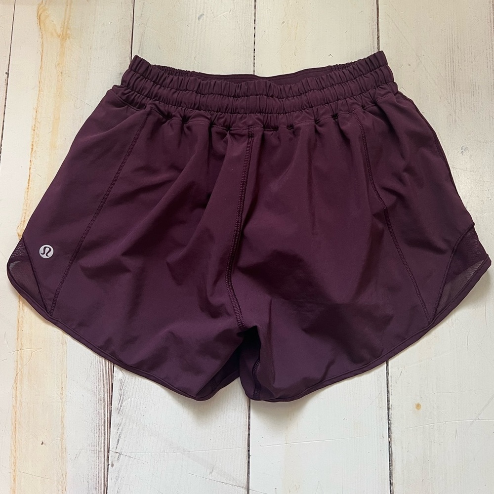 Lululemon Hotty Hot Low-Rise Short 4”